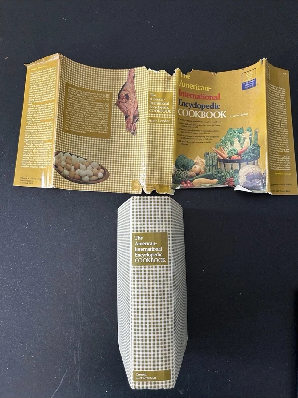 The American International Encyclopedic Cookbook 1972 Vintage Recipe Book HC DJ